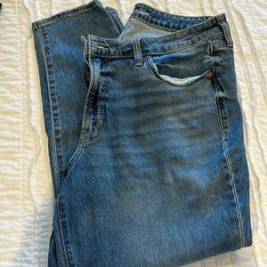 Old Navy High Rise OG Straight - size 16 women’s. Like new.